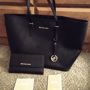 Purse and wallet set